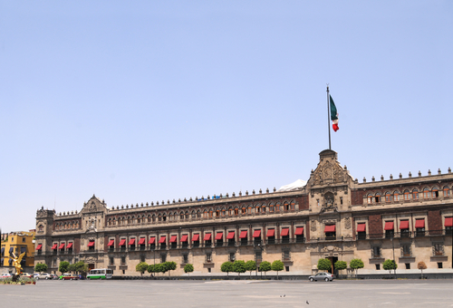 パラシオ・ナシオナル（国立宮殿）／メキシコシティ歴史地区