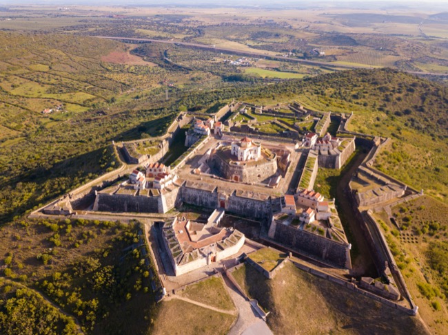 グラサ要塞／国境防衛都市エルヴァスとその要塞群