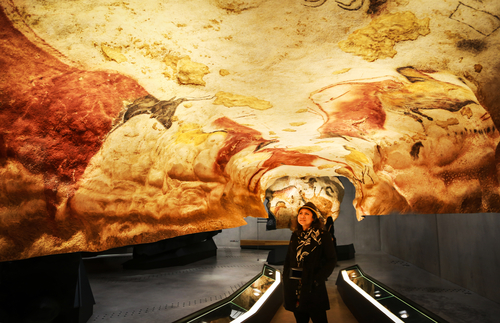 ラスコー洞窟（ラスコー壁画）／ヴェゼール渓谷の先史的景観と装飾洞窟