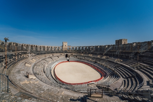 円形闘技場／アルルのローマ遺跡とロマネスク様式建造物群