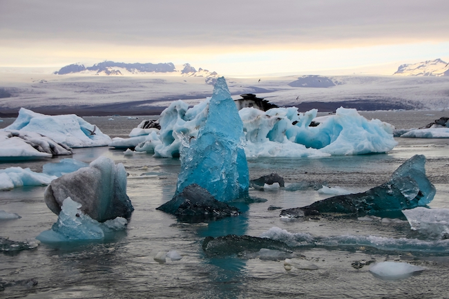 ヴァトナヨークトル国立公園-火と氷の絶えず変化する自然／アイスランドの世界遺産