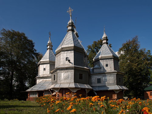 Nyzhniy Verbizhの生神女誕生聖堂／ポーランドとウクライナのカルパティア地方の木造教会群