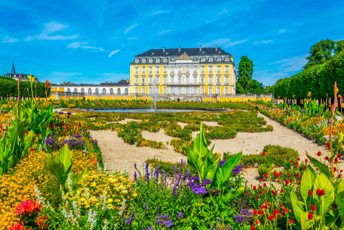 ブリュールのアウグストゥスブルク城と別邸ファルケンルスト／ドイツの世界遺産