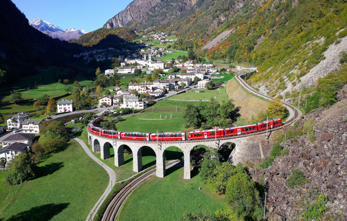 レーティッシュ鉄道アルブラ線・ベルニナ線と周辺の景観／イタリアの世界遺産