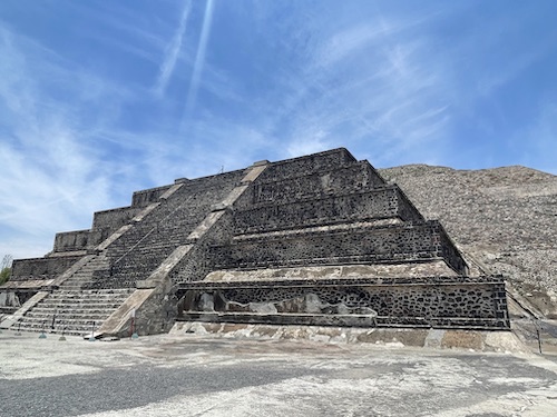 メキシコの世界遺産「月のピラミッド」とは？世界遺産マニアが解説 