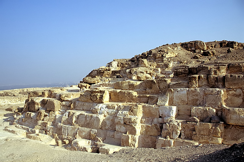 ジェドエフラー王のピラミッド／アブ・ロアシュ