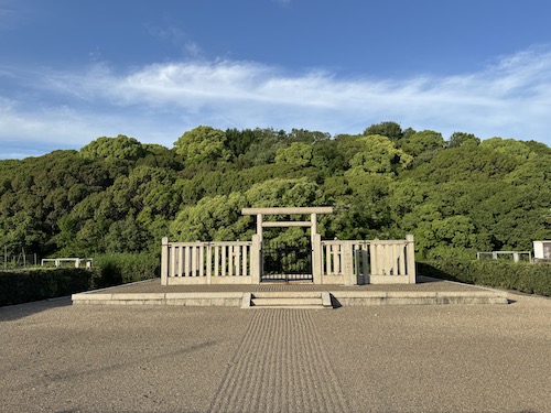 仲ツ山古墳（仲津山古墳）